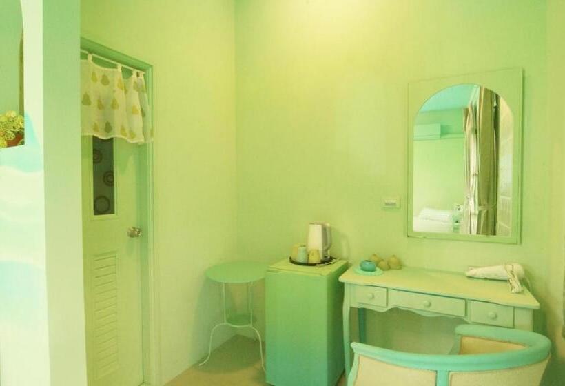 تختخواب و صبحانه 清清之家 Dingding Home