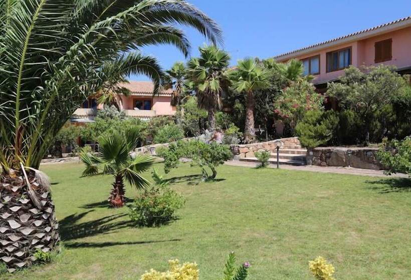 Отель Club Esse Residence Capo D'orso