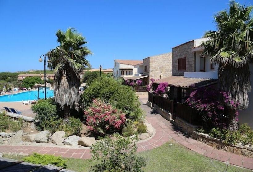 Отель Club Esse Residence Capo D'orso