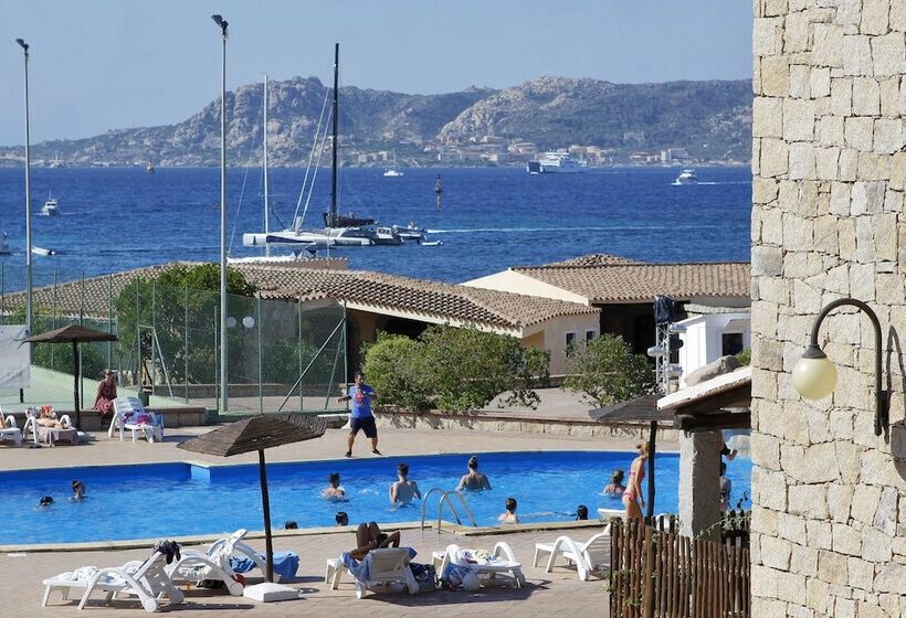 Отель Club Esse Residence Capo D'orso