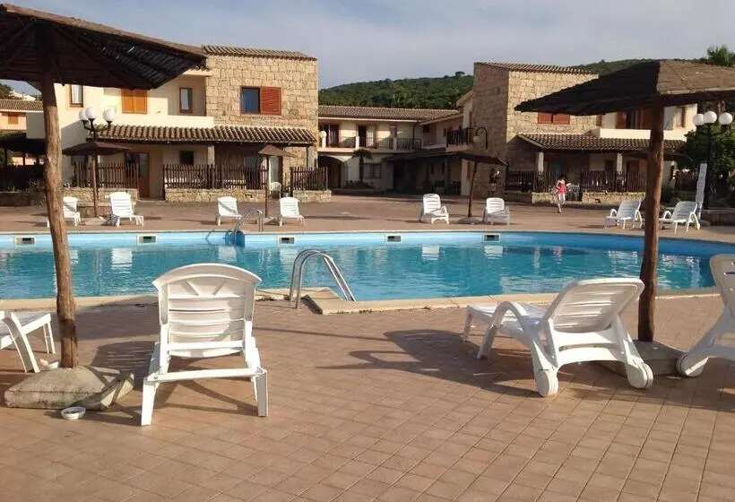 هتل Club Esse Residence Capo D'orso