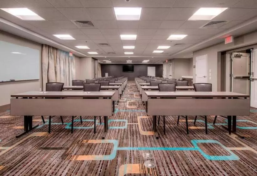 ホテル Fairfield Inn & Suites By Marriott Charlotte Airport