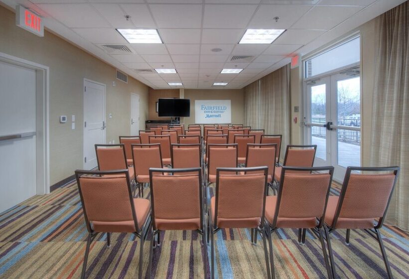 فندق Fairfield Inn & Suites By Marriott Charlotte Airport