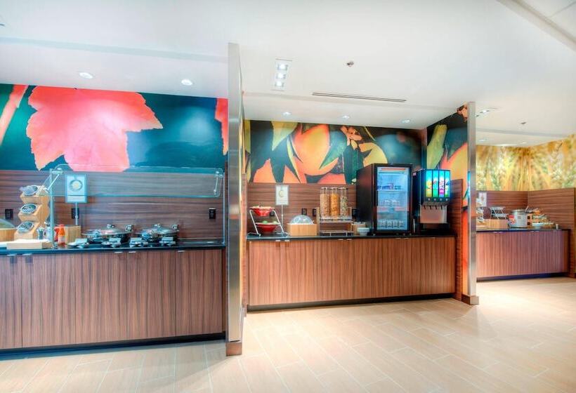 فندق Fairfield Inn & Suites By Marriott Charlotte Airport