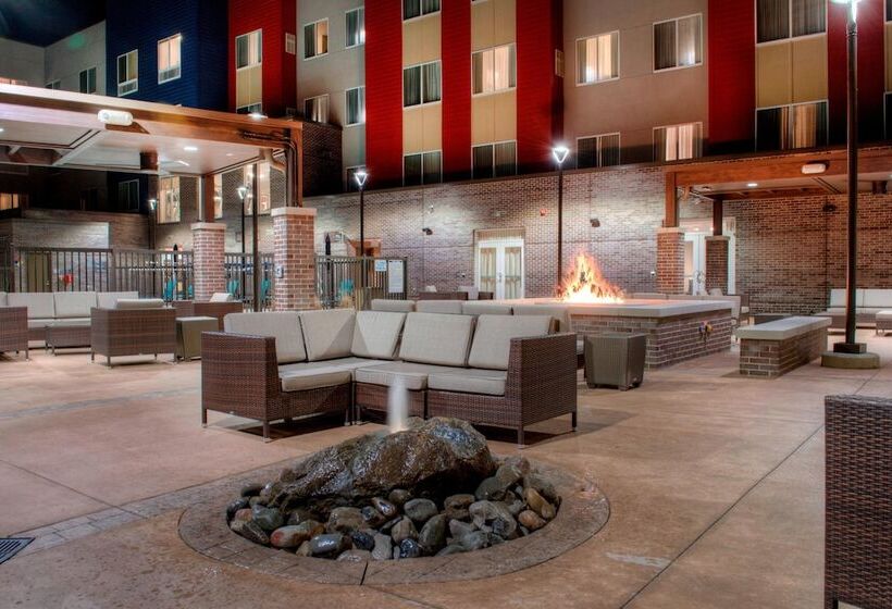 فندق Fairfield Inn & Suites By Marriott Charlotte Airport