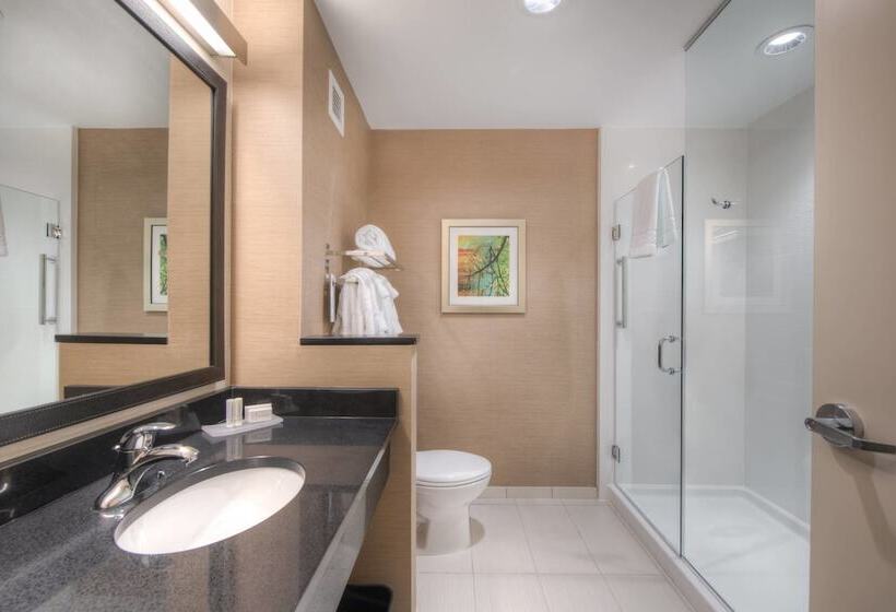 فندق Fairfield Inn & Suites By Marriott Charlotte Airport