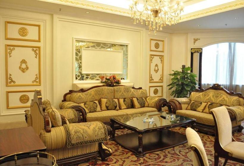 בית מלון כפרי Golden Plaza International