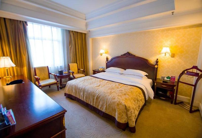 בית מלון כפרי Golden Plaza International