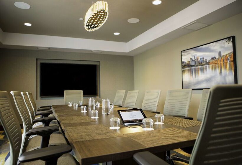 호텔 Hilton Garden Inn Minneapolis University Area