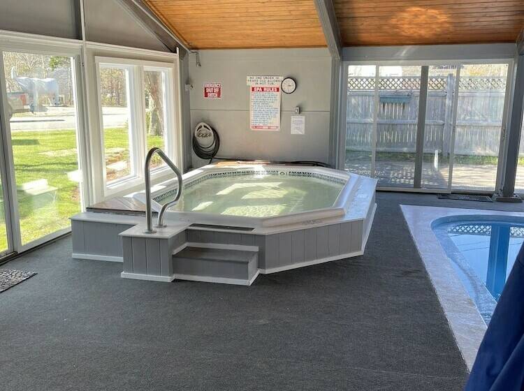 בית מלון כפרי Holiday Vacation Condominium