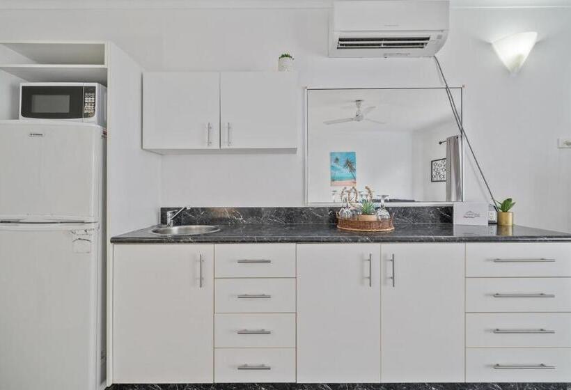 בית מלון כפרי The Resort At Dolphin Heads