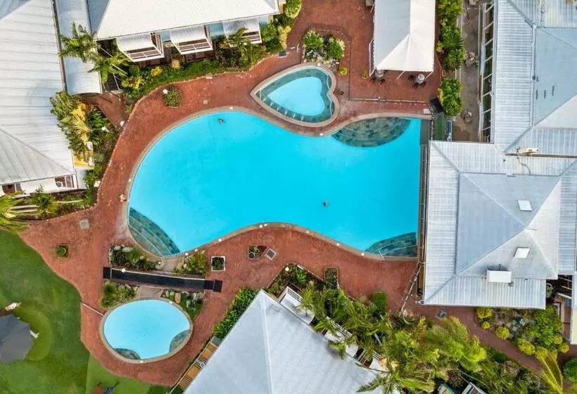 هتل The Resort At Dolphin Heads