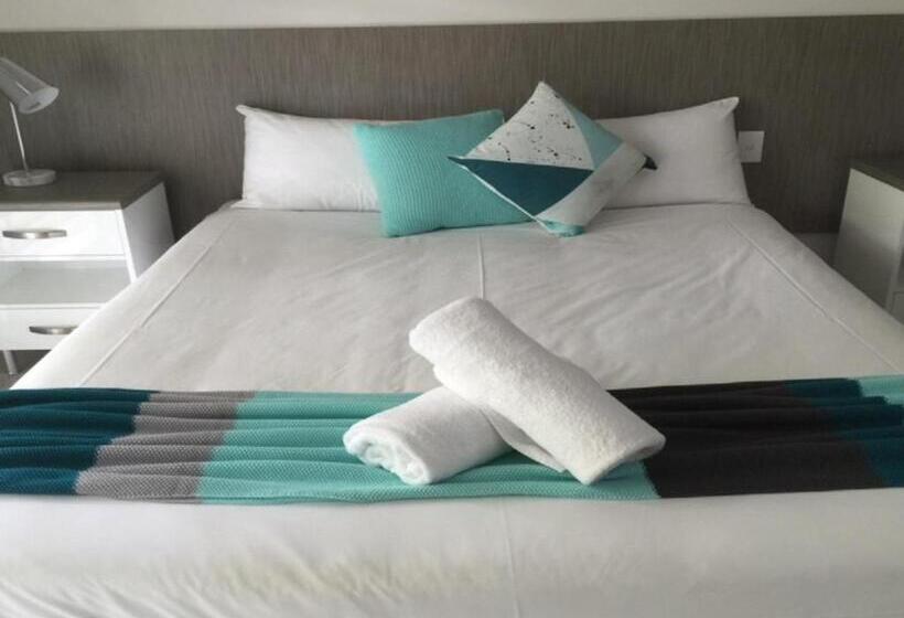 בית מלון כפרי The Resort At Dolphin Heads