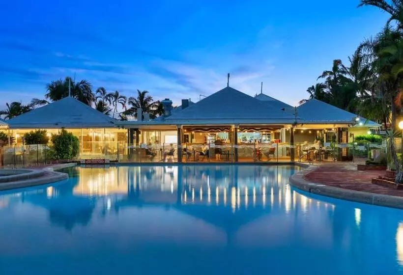 هتل The Resort At Dolphin Heads