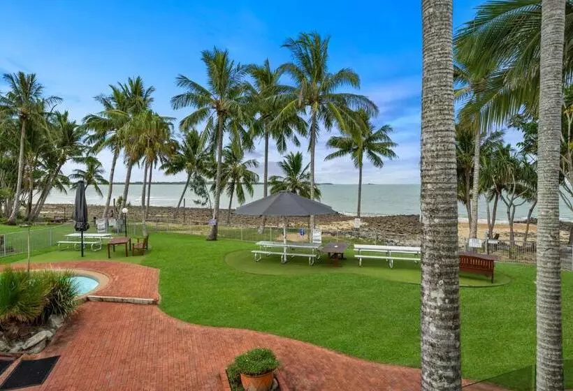 هتل The Resort At Dolphin Heads
