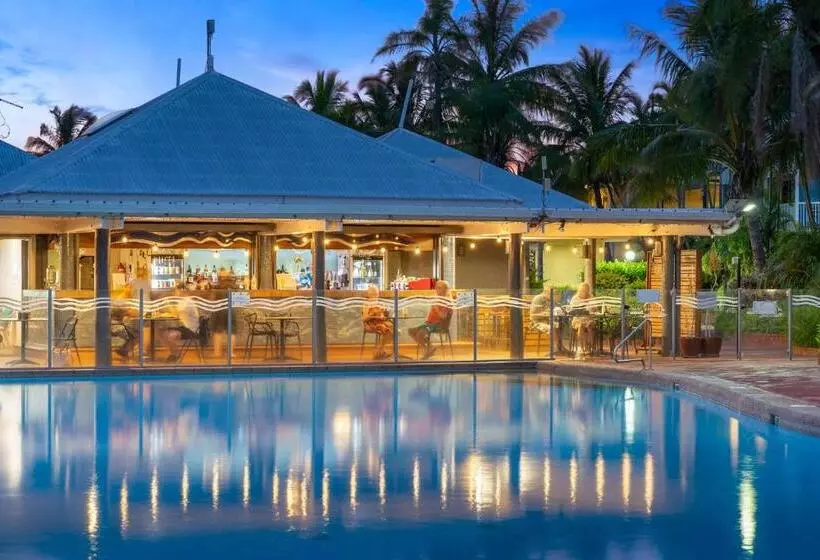 هتل The Resort At Dolphin Heads