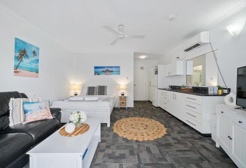 בית מלון כפרי The Resort At Dolphin Heads