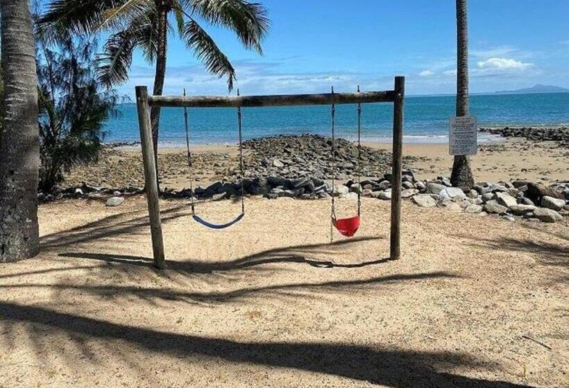 בית מלון כפרי The Resort At Dolphin Heads