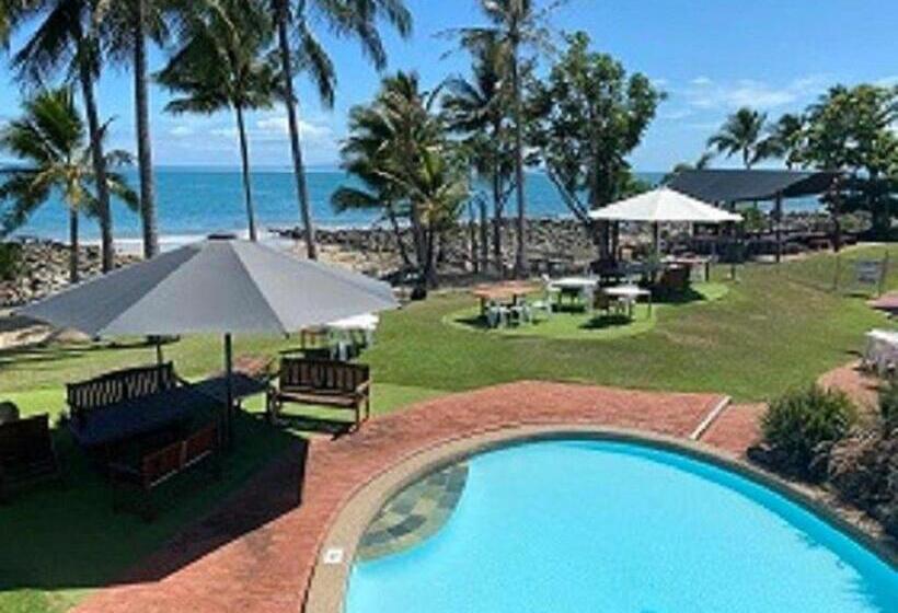 בית מלון כפרי The Resort At Dolphin Heads