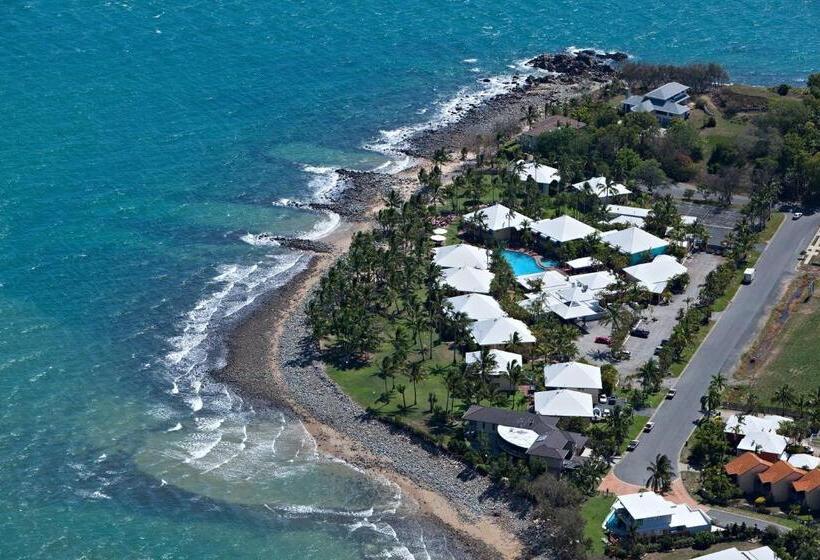 בית מלון כפרי The Resort At Dolphin Heads