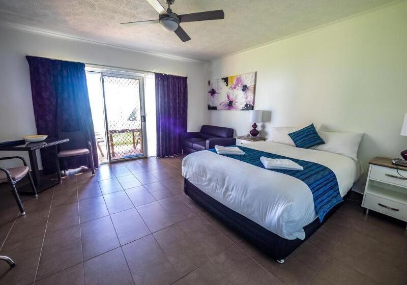 בית מלון כפרי The Resort At Dolphin Heads