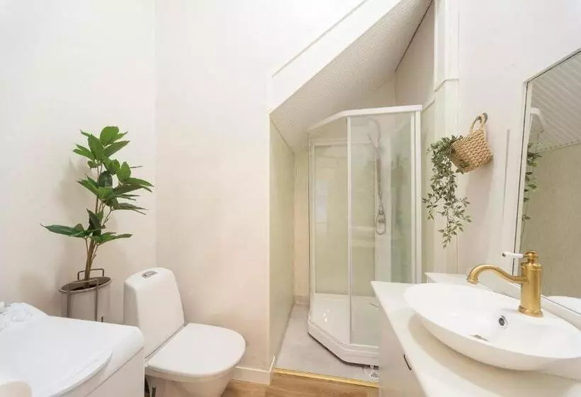 Majatalo Majoitus Wanhapankki, Huoneisto B2