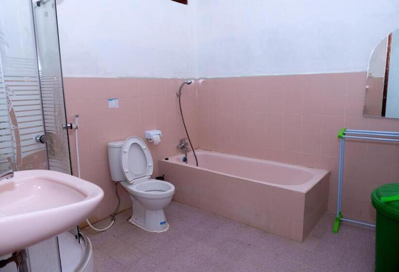 Frans Bernadus Hotel And Resto