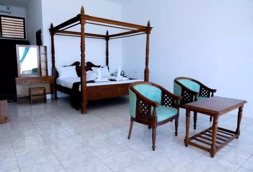 Frans Bernadus Hotel And Resto