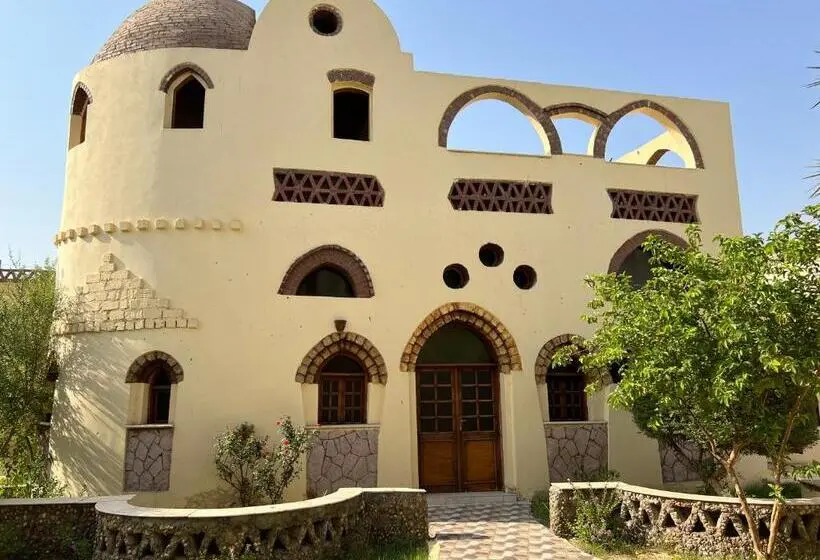 هتل Elphardous Oasis