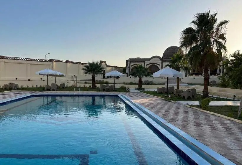 هتل Elphardous Oasis