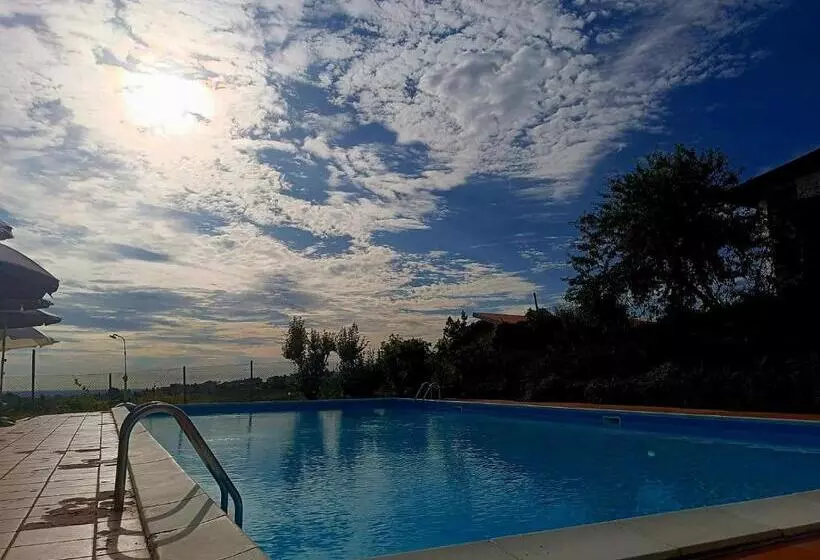 Hotelli Villa Luisa