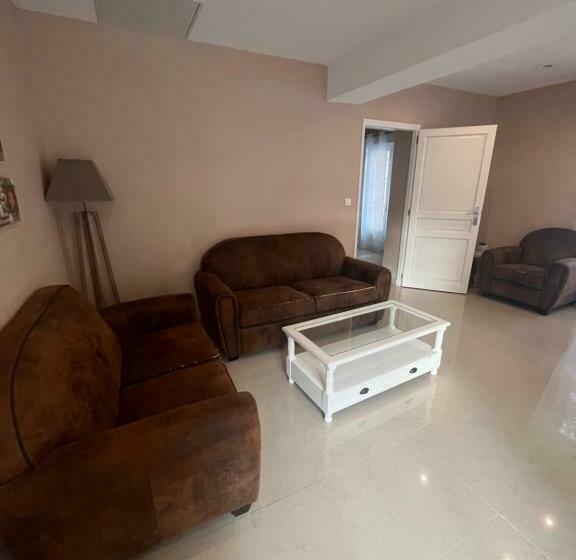 بنسيون Chateau De Nolet