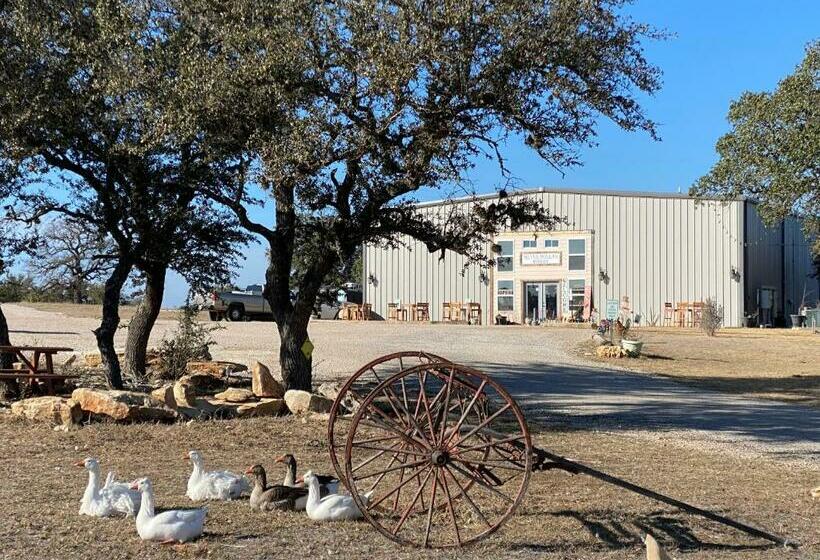 Hostel Bluebonnet Cabin