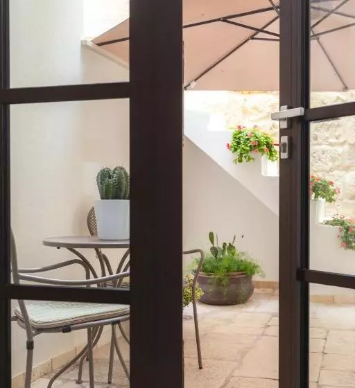 ベッドアンドブレックファースト Gli Imperiali