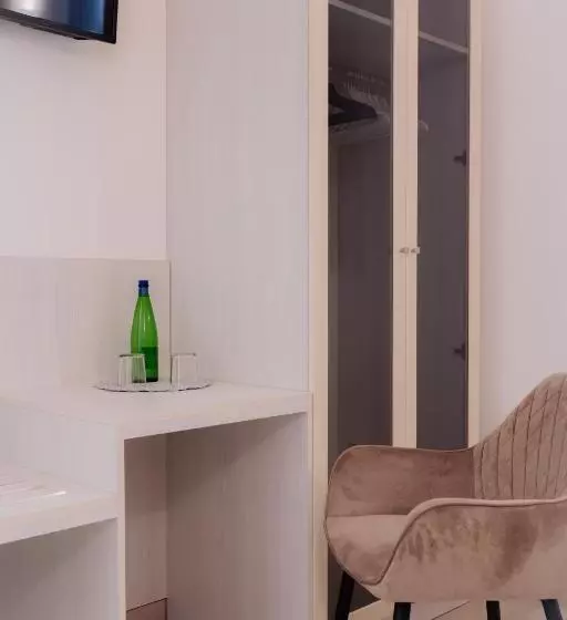 ベッドアンドブレックファースト Gli Imperiali