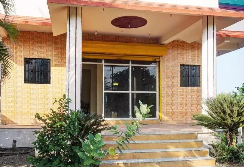 ホテル Oyo Flagship Gandharv Lodging & Boarding