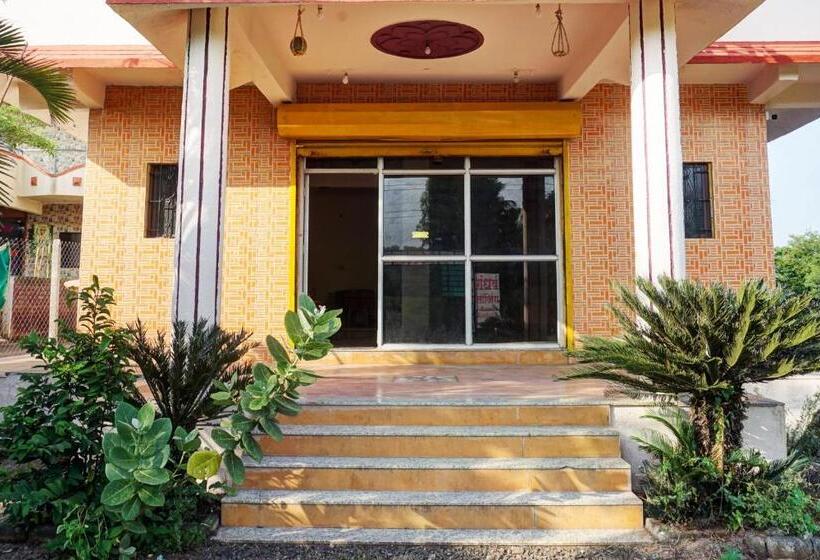 Hotel Oyo Flagship Gandharv Lodging & Boarding