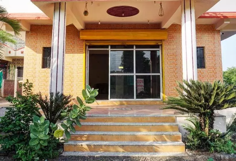 ホテル Oyo Flagship Gandharv Lodging & Boarding