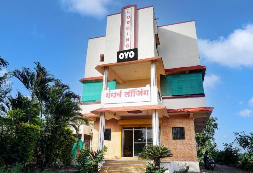 Hotel Oyo Flagship Gandharv Lodging & Boarding