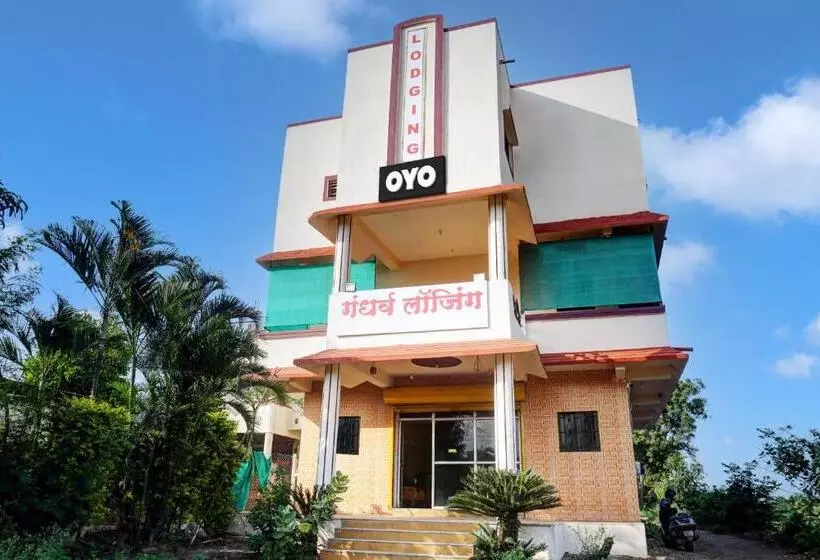 ホテル Oyo Flagship Gandharv Lodging & Boarding