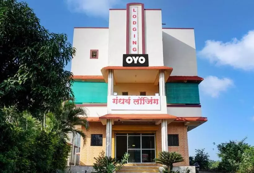 ホテル Oyo Flagship Gandharv Lodging & Boarding