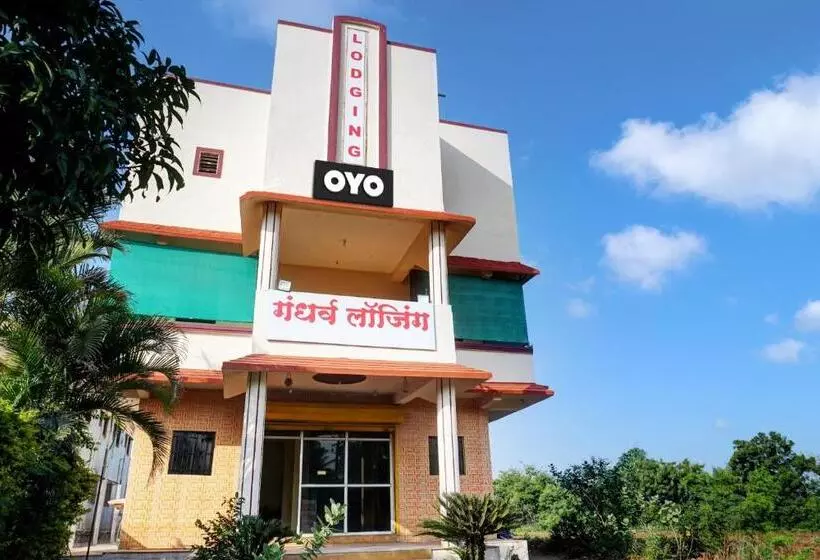 ホテル Oyo Flagship Gandharv Lodging & Boarding
