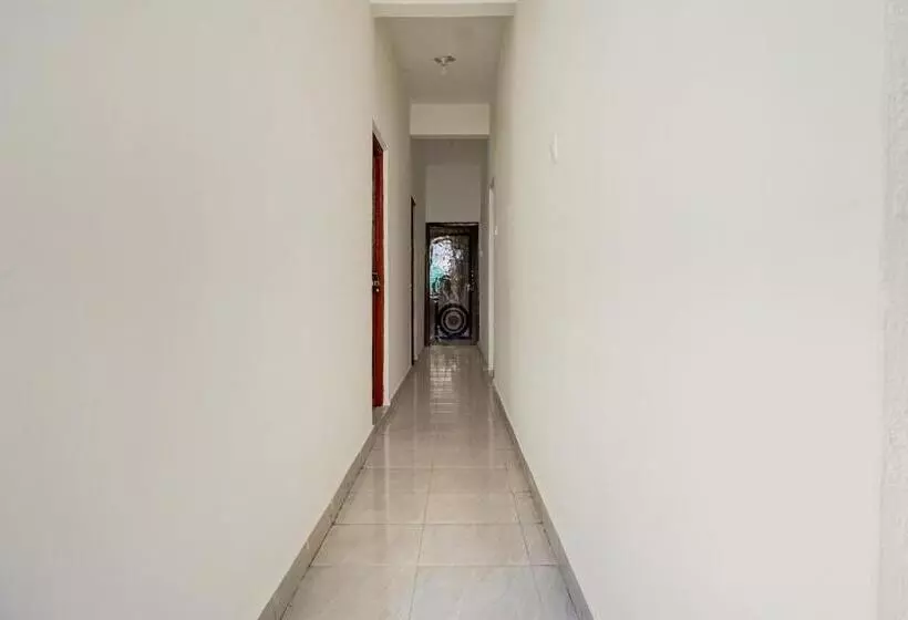 ホテル Oyo Flagship Gandharv Lodging & Boarding
