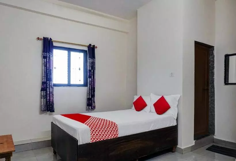 ホテル Oyo Flagship Gandharv Lodging & Boarding