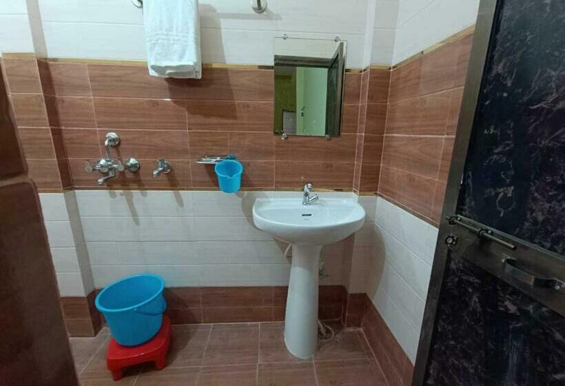 Отель Oyo Flagship Gorakhpur Guest House