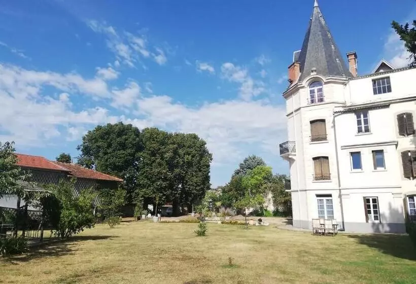 Aamiaismajoitus (B&B) Chateau Les 4 Saisons