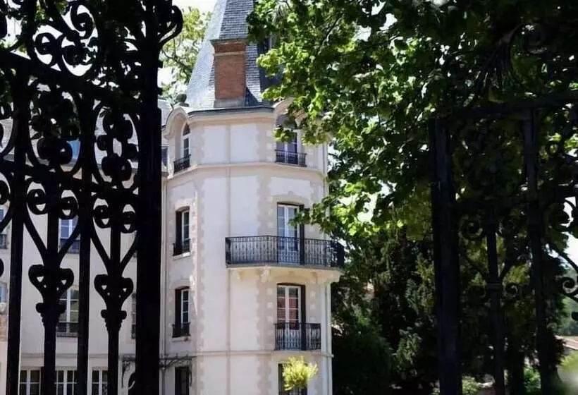 Aamiaismajoitus (B&B) Chateau Les 4 Saisons