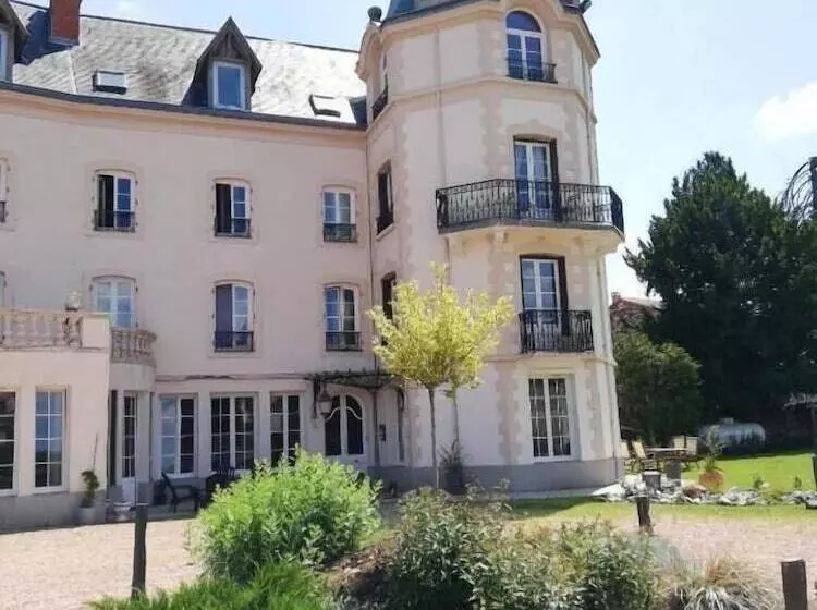 Aamiaismajoitus (B&B) Chateau Les 4 Saisons