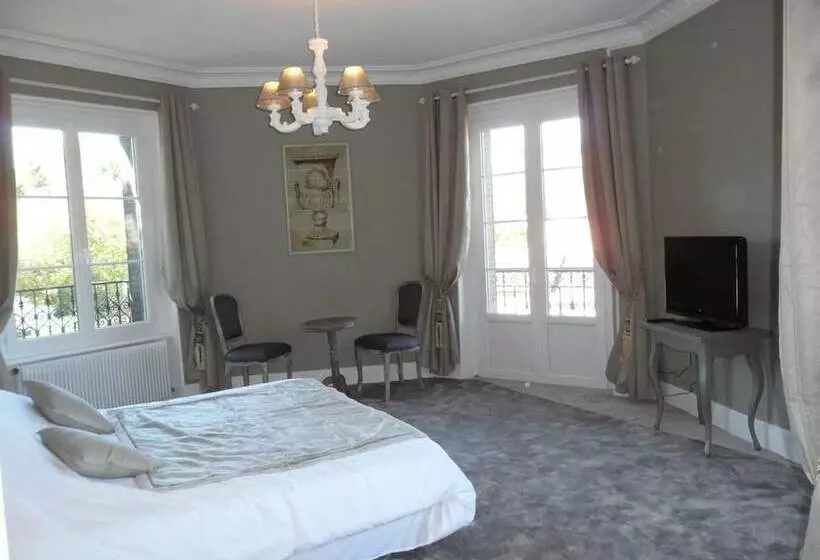 Aamiaismajoitus (B&B) Chateau Les 4 Saisons