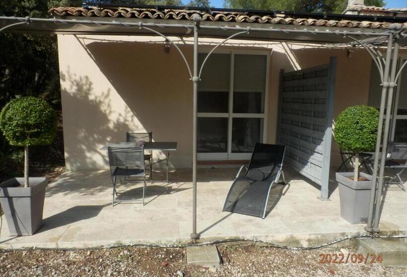 ベッドアンドブレックファースト Mas Les Vieux Chenes